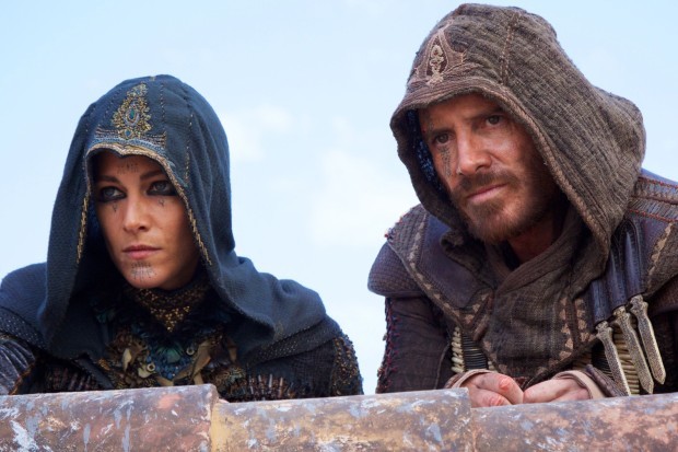 Michael Fassbender estrela trailer da versão do jogo 'Assassin's Creed' nos  cinemas