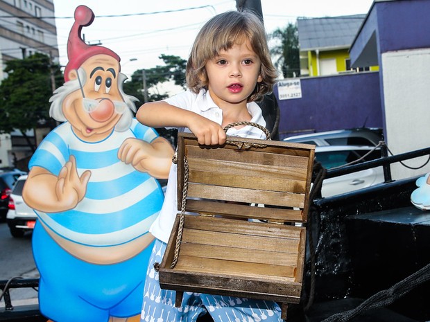 Vittorio, filho de Adriane Galisteu, em festa em So Paulo (Foto: Manuela Scarpa e Marcos Ribas/ Foto Rio News)