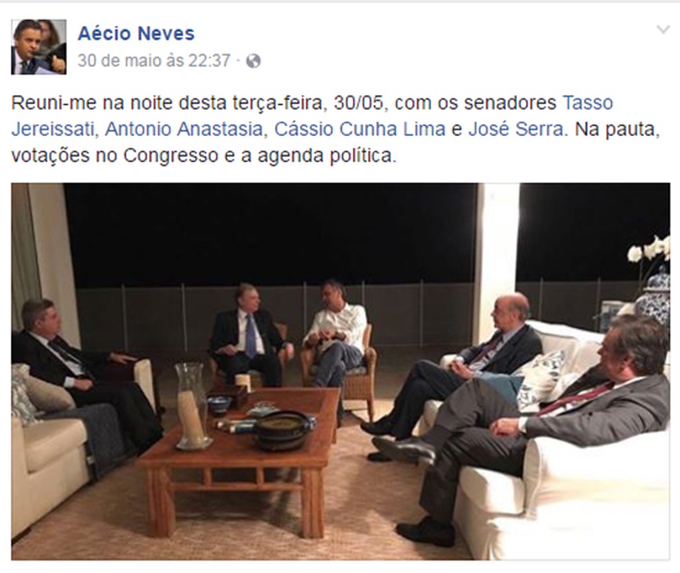 Em post no dia 30 de maio, Aécio Neves diz que se reuniu com senadores do PSDB para tratar de votações no Congresso (Foto: Reprodução/Facebook)