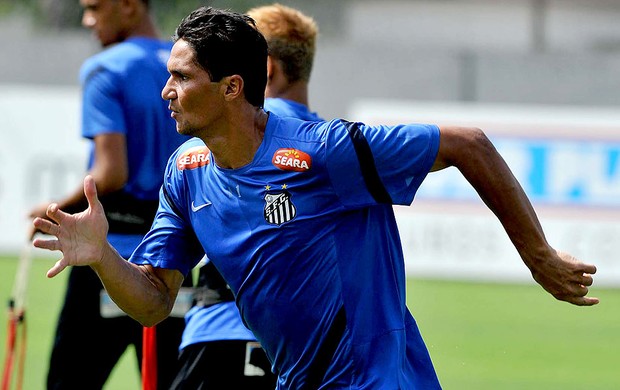 Durval no treino do Santos (Foto: Ivan Storti / Site Oficial do Santos)