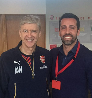 Na Europa, gerente do Corinthians falou de Pato com técnico do Arsenal