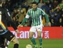 Leandro Damião estreia pelo Betis 
no empate com o Rayo Vallecano