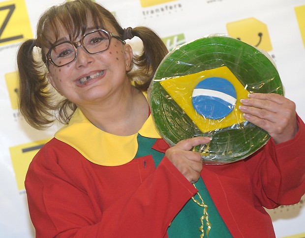 a atriz durante coletiva em SP (Foto: AgNews)