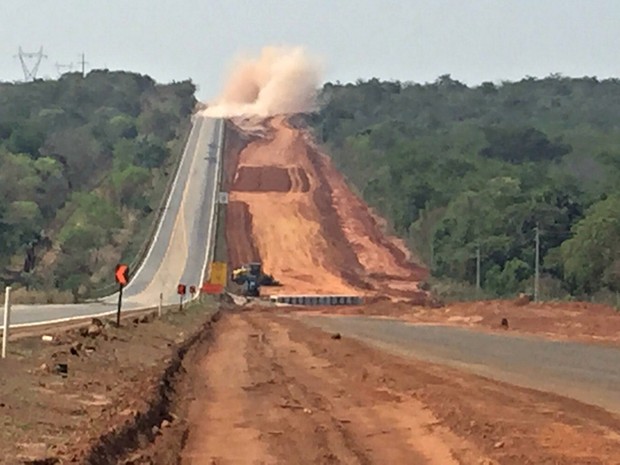 G Trecho Da Br Em Mato Grosso Bloqueado Para Detona O De