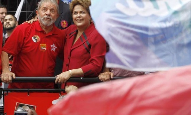 Lula e Dilma em campanha (Foto: Fernando Donasci / O Globo) Lula e Dilma em campanha (Foto: Fernando Donasci / O Globo)