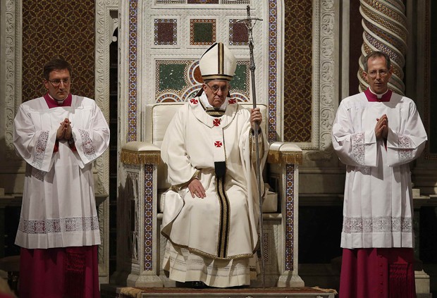 Papa Francisco durante a posse da cátedra de Bispo Roma (Foto: Tony Gentile/Reuters)