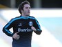 Mário Fernandes no treino do Grêmio (Foto: Lucas Uebel/Divulgação/Grêmio)