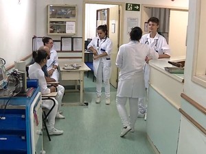 Direção do hospital Getúlio Vargas se nega a acatar interdição de bombeiros em Sapucaia do Sul, no RS (Foto: Reprodução/RBS TV)