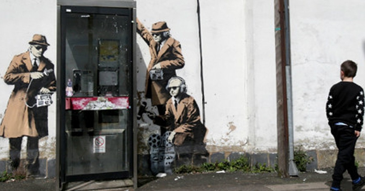 G1 - Banksy pode estar por trás de arte de rua provocadora na ...
