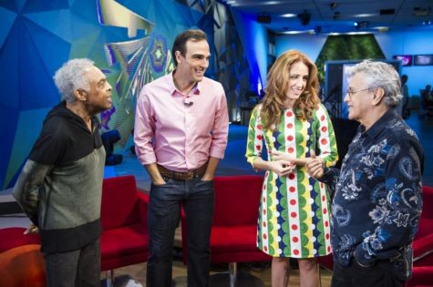 Poliana Abritta e Tadeu Schmidt entrevistam Gilberto Gil e Caetano Veloso (Foto: Globo/ João Cotta)