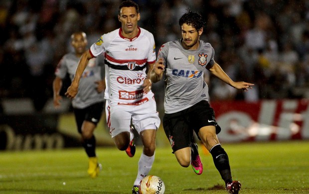 Pato Corinthians x Botafogo-SP (Foto: Rodrigo Coca / Ag. Estado)