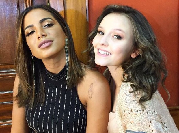 Anitta e Larissa Manoela (Foto: Instagram / Reprodução)