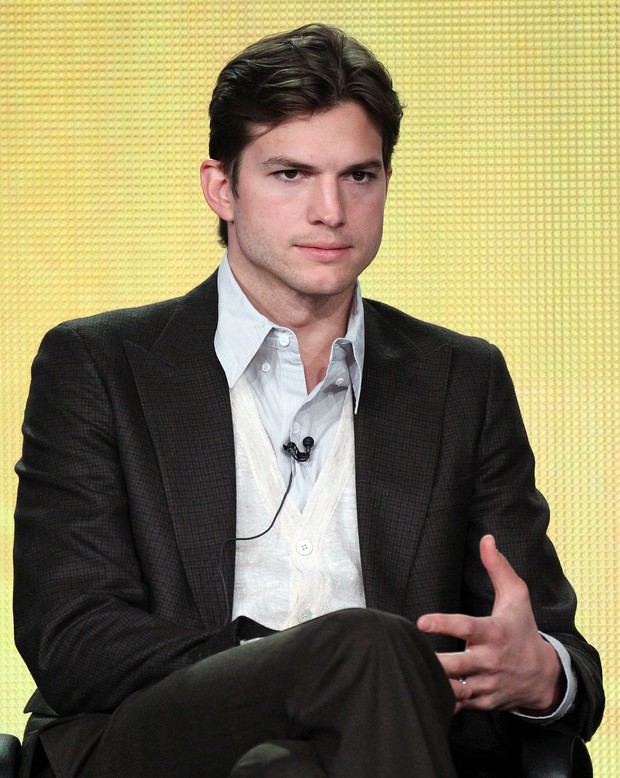 Ashton Kutcher: sem barba e com novo corte de cabelo (Foto: Getty Images)
