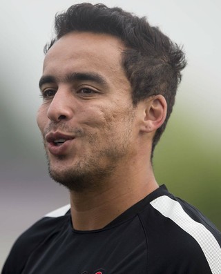 Jadson faz contraproposta, aguarda uma resposta e acelera o Corinthians