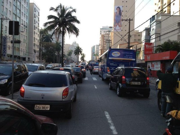 Trânsito na avenida Presidente Wilson (Foto: Bruno Gutierrez/G1) Trânsito na avenida Presidente Wilson (Foto: Bruno Gutierrez/G1)