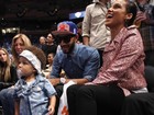 Filho de Alicia Keys esbanja estilo em jogo de basquete