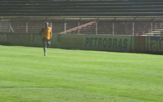 Seedorf treinando depois do jogo do Botafogo (Foto: Diego Ribeiro / Globoesporte.com)