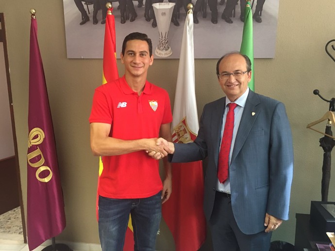 Paulo Henrique Ganso Sevilla apresentação (Foto: Reprodução/Twitter)