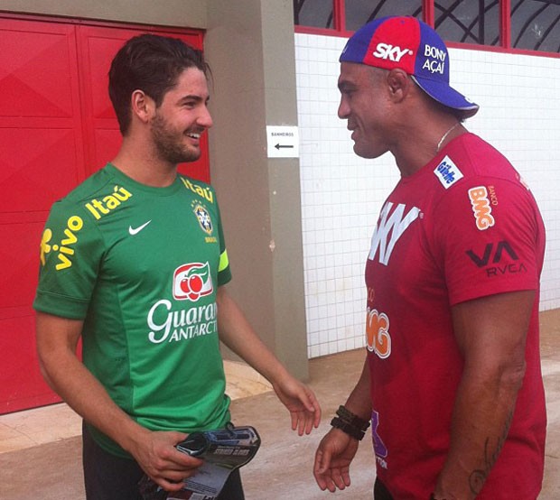 Pato e Vitor Belfort (Foto: Facebook / Fernanda Prates)