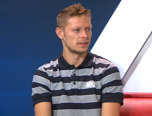 Bem perto do Corinthians, Marlone elogia Timão: 