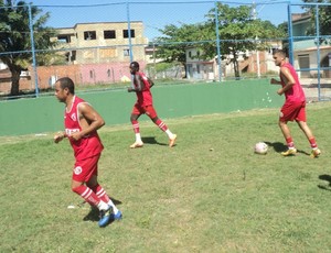 GEL está treinando no campo da Associção de Carapina, na Serra (Foto: Wangleson Silva)