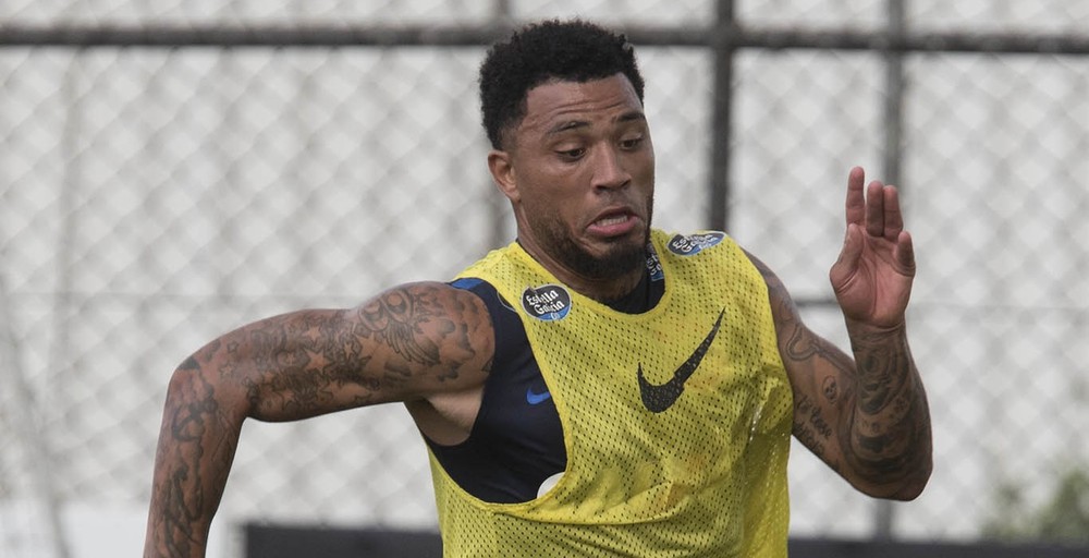 Corinthians acerta detalhes e pagará Coritiba por Kazim na semana que vem