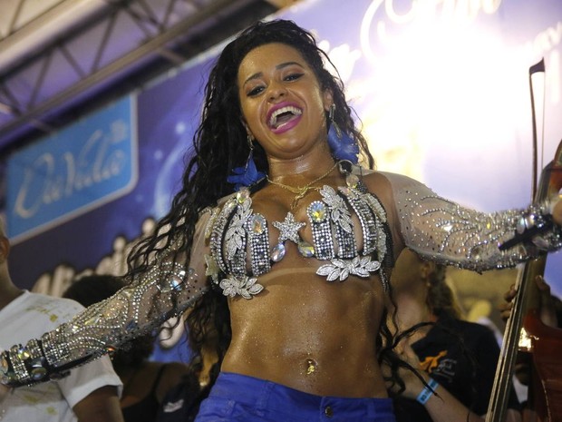 Raíssa Oliveira na quadra da Beija-Flor em Nilópolis, Zona Metropolitana do Rio (Foto: Ag. News)