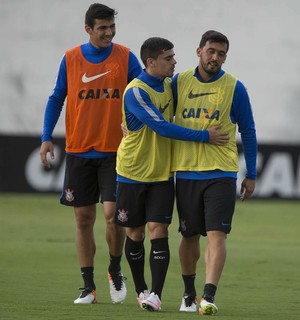 Fagner analisa assédio ao Corinthians: 