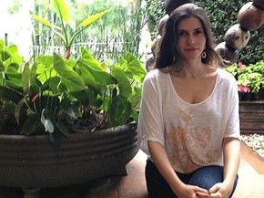 A psicóloga Camila Pavanelli publica semanalmente um boletim com as informações mais recentes da crise (Foto: BBC Brasil)