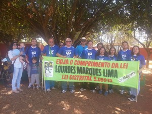 Grupo pede respeito a direitos autistas no DF (Foto: Raquel Morais/G1)