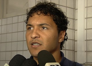 Alex Alves, zagueiro do Goiás (Foto: Reprodução/TV Anhanguera)
