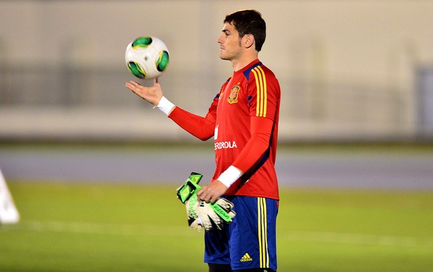 Casillas treino Espanha Engenhão (Foto: Marcos Ribolli / Globoesporte.com)