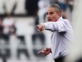 Tite pede pés no chão ao Timão após goleada sobre a Ponte Preta