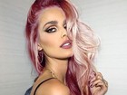Yasmin Brunet aparece com os cabelos na cor rosa e vira hit na web