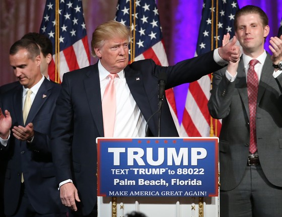 Trump agradece apoiadores após vitória em primárias da Flórida (Foto: Win McNamee/Getty Images)