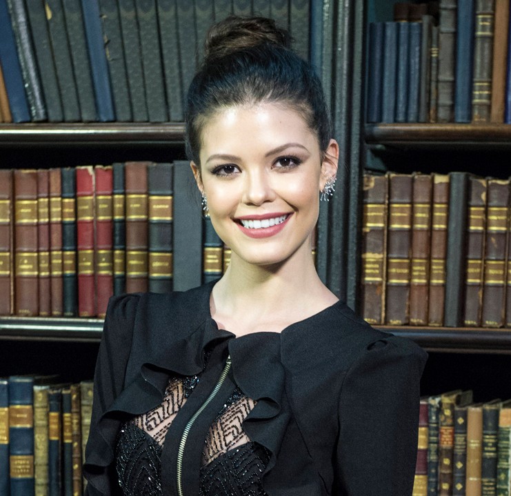 Classify Brazilian Actress Vitoria Strada Anthroscape