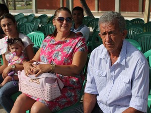 Familiares dizem estar com orgulho dos militares que vão para o Complexo da Maré-RJ (Foto: Amanda Franco/ G1)