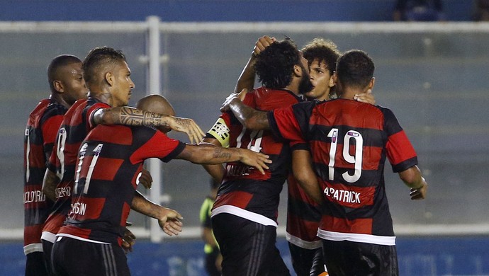 Wallace gol Flamengo x Macaé Carioca (Foto: RUI PORTO FILHO - Agência Estado)