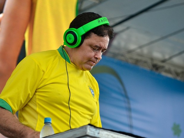 DJ Marlboro trouxe clássicos do funk ao palco da Fifa Fan Fest em Manaus (Foto: Marina Souza/G1 Amazonas) DJ Marlboro trouxe clássicos do funk ao palco da Fifa Fan Fest em Manaus (Foto: Marina Souza/G1 Amazonas)