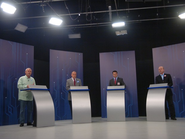 Candidatos à Prefeitura de Criciúma participam de debate (Foto: Silvia Nowalski/RBS TV)