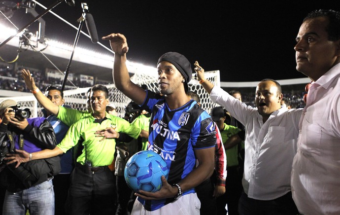 Ronaldinho Gaucho, Queretaro X Puebla (Foto: Agência EFE)