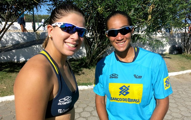 Rebecca e Thaís vôlei de praia treino (Foto: Helena Rebello)