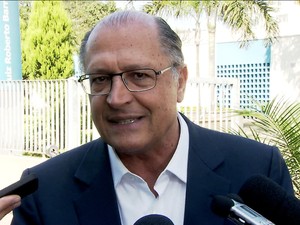 Geraldo Alckmin defende redução de vazão de rio para MG e RJ/GNews (Foto: Reprodução GloboNews)