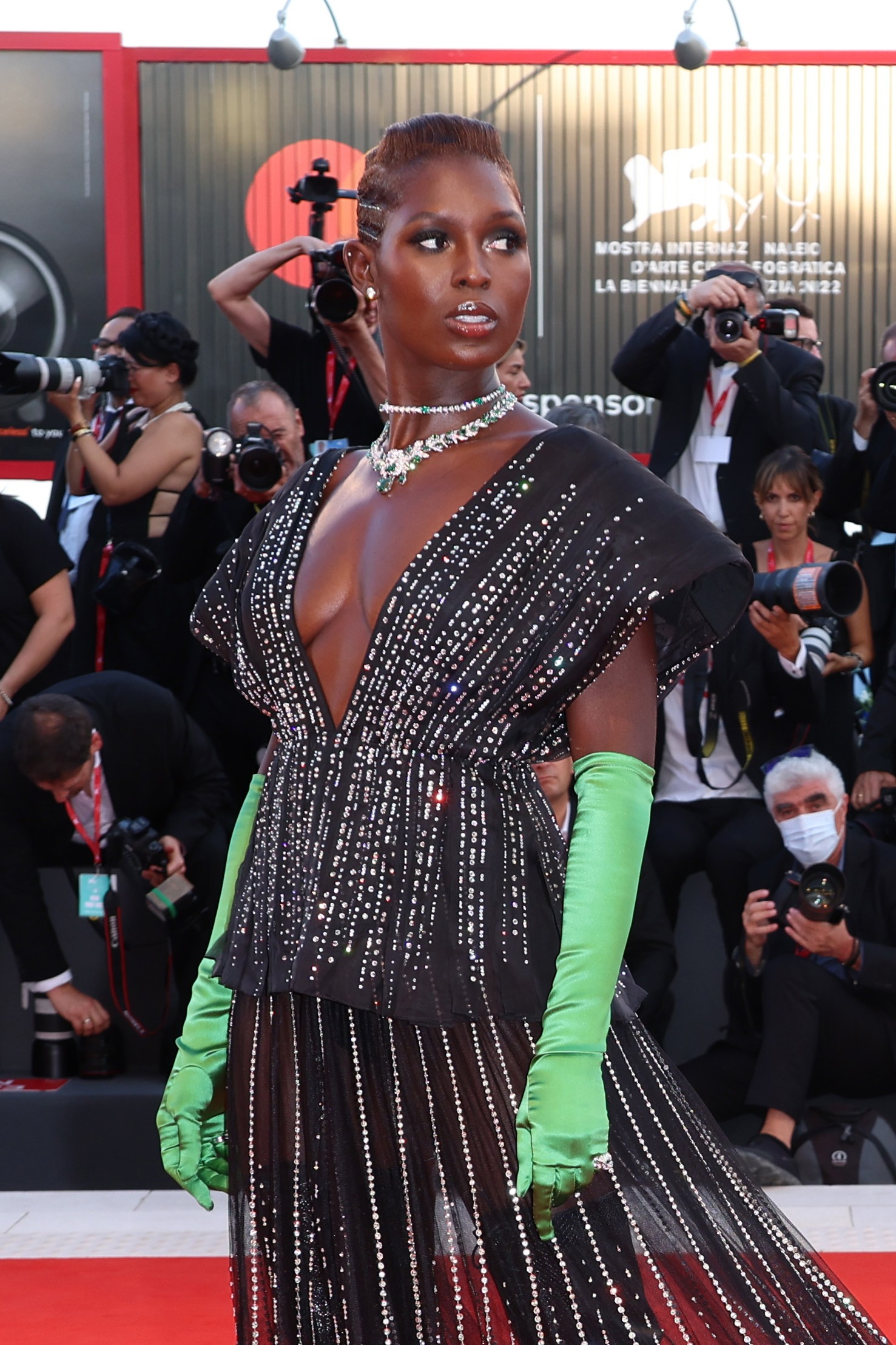 VENICE, ITALY - AUGUST 31: Jodie Turner-Smith attends the "White Noise" and opening ceremony red carpet at the 79th Venice International Film Festival on August 31, 2022 in Venice, Italy. (Photo by Daniele Venturelli/WireImage) (Foto: WireImage)