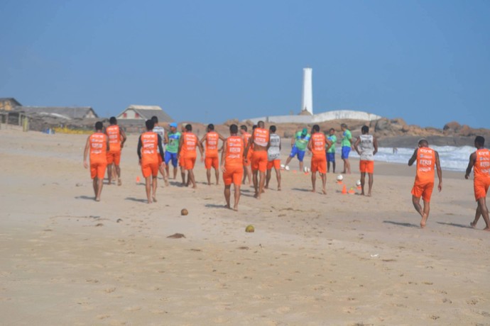 Parnahyba treina na praia (Foto: Didupaparazzo ) Parnahyba treina na praia (Foto: Didupaparazzo )