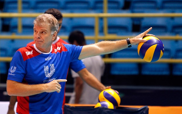 Volei - treino Rio de Janeiro Bernardinho (Foto: Eliária Andrade/Agência O Globo) Volei - treino Rio de Janeiro Bernardinho (Foto: Eliária Andrade/Agência O Globo)