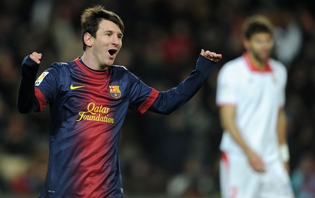 Messi comemora gol do Barcelona sobre o Sevilla (Foto: AFP)