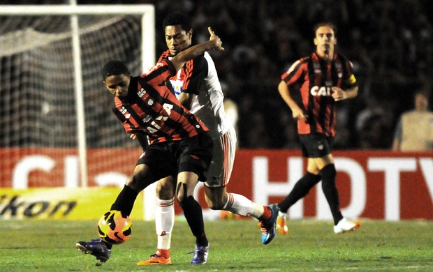 Hernane, Atlético-PR x Flamengo (Foto: André Durão)