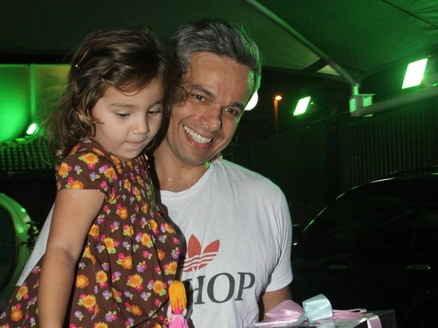 Otaviano Costa no aniversário das filhas de Giovanna Antonelli (Foto: Anderson Borde/AgNews) Otaviano Costa no aniversário das filhas de Giovanna Antonelli (Foto: Anderson Borde/AgNews)
