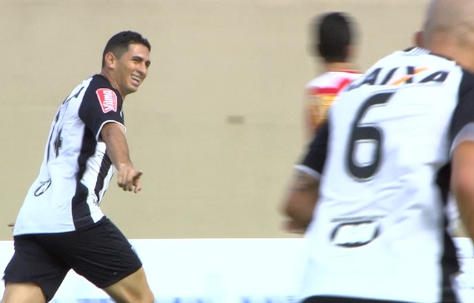 Danilo comemora gol pelo Atlético-MG (Foto: Reprodução/ Premiere)
